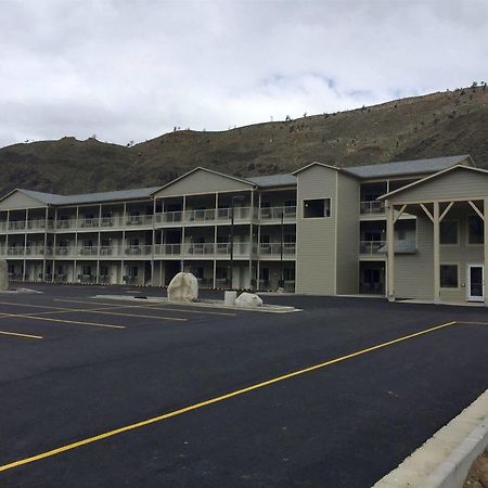 Yellowstone Big Rock Inn Gardiner Ngoại thất bức ảnh