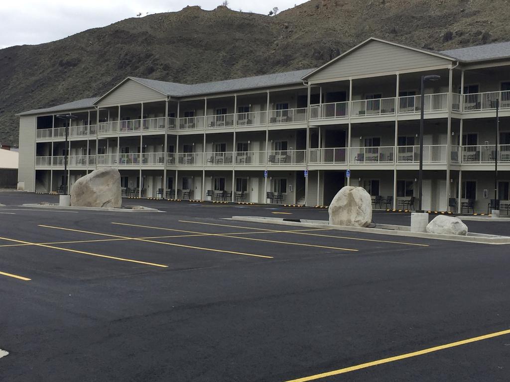 Yellowstone Big Rock Inn Gardiner Ngoại thất bức ảnh