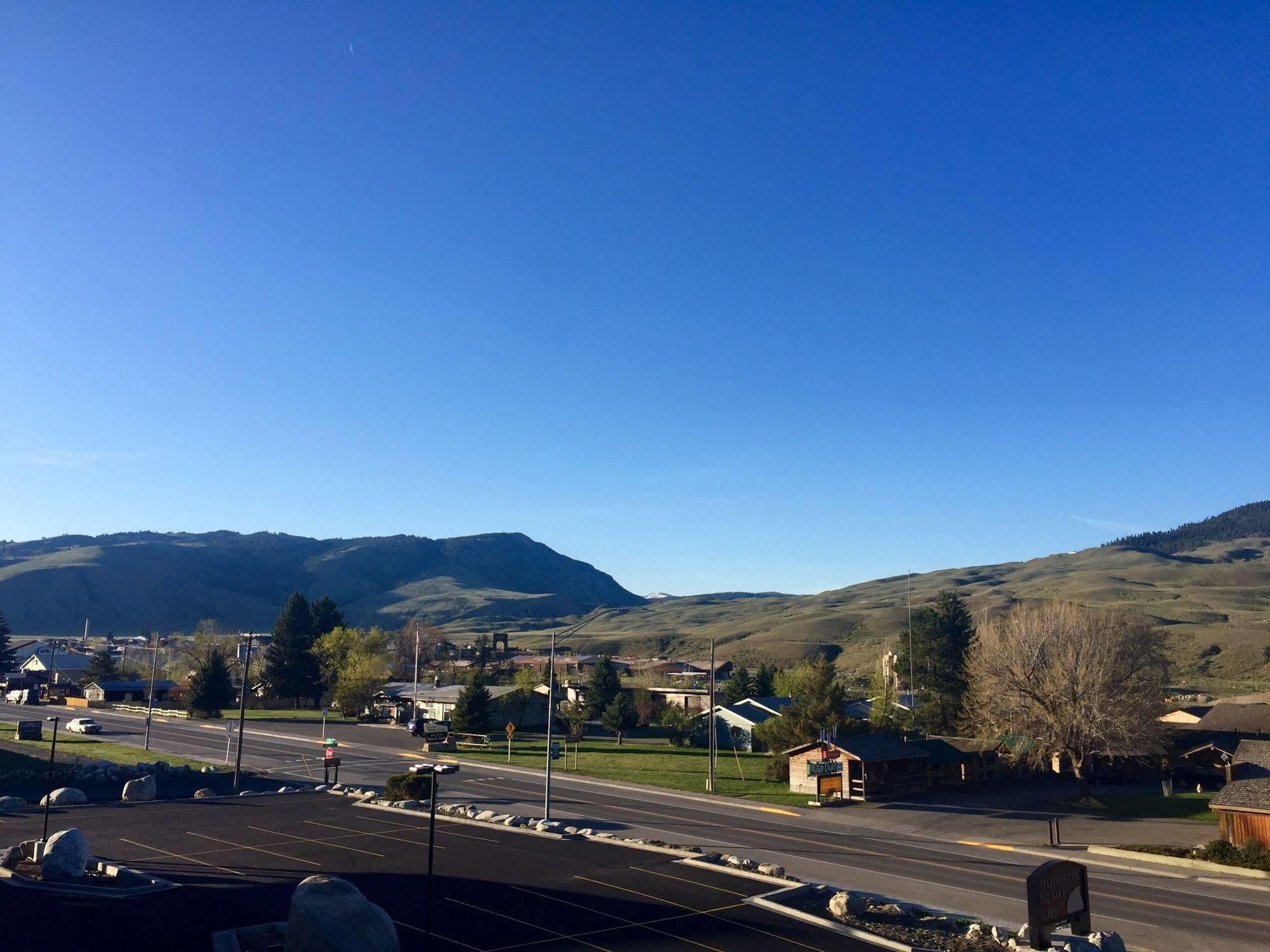Yellowstone Big Rock Inn Gardiner Ngoại thất bức ảnh