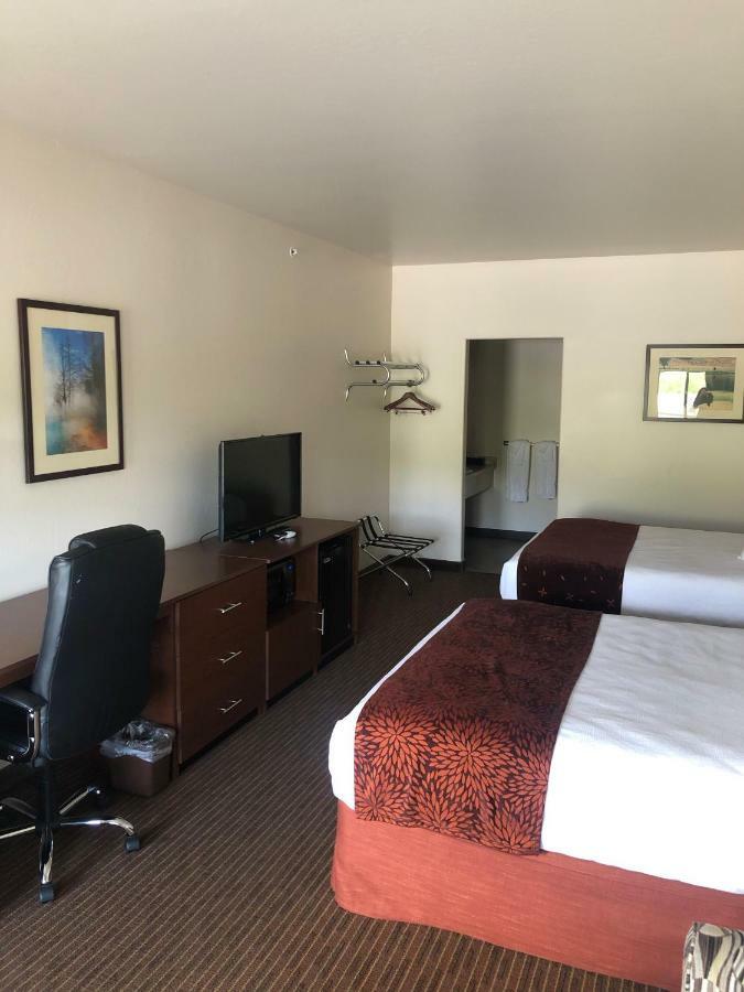 Yellowstone Big Rock Inn Gardiner Ngoại thất bức ảnh
